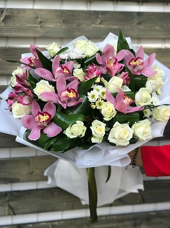 Букет цветов из: Розы и Хризантемы в Баранчинский