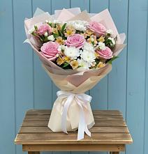 Букет цветов из:  Гвоздики, Орхидеи и Розы #REPLACE_PRED# Баранчинский