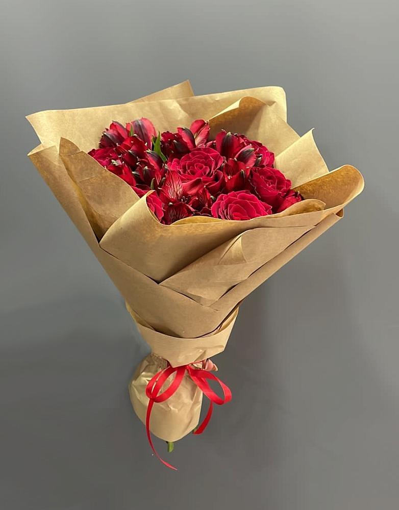 Букет цветов из: Альстромерии и Розы в Баранчинский