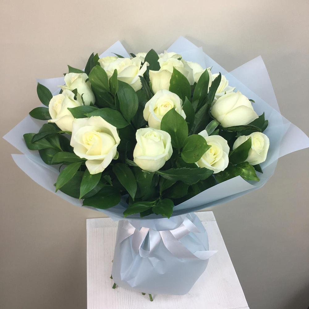 Букет 15 Белых роз Проуд в Баранчинский