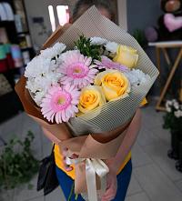 Букет цветов из:  Герберы, Розы и Хризантемы в Баранчинский