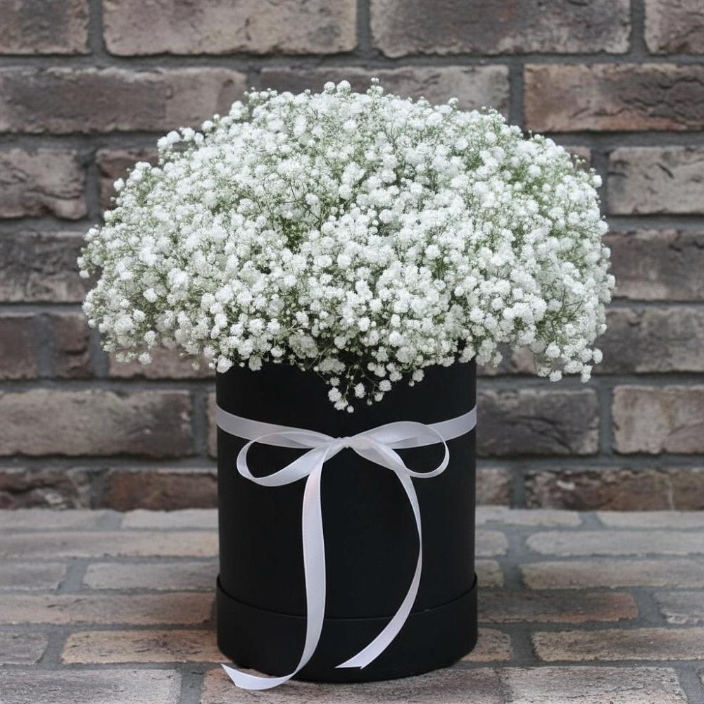 Цветочная композиция из Гипсофила в шляпной коробке в Баранчинский