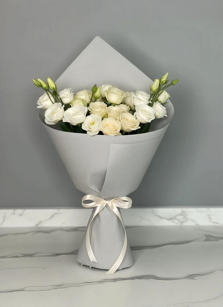 Букет цветов из: Розы и Лизиантусы в Баранчинский