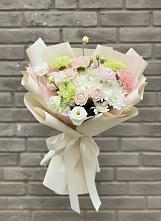 Букет цветов из:  Гвоздики, Розы, Лизиантусы и Хризантемы в Баранчинский