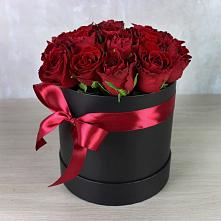 Цветочная композиция из Розы в шляпной коробке в Баранчинский